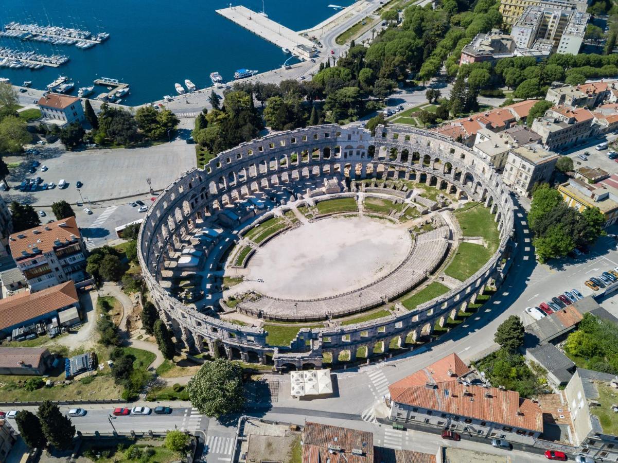 Апартаменты Cubo Пула Экстерьер фото